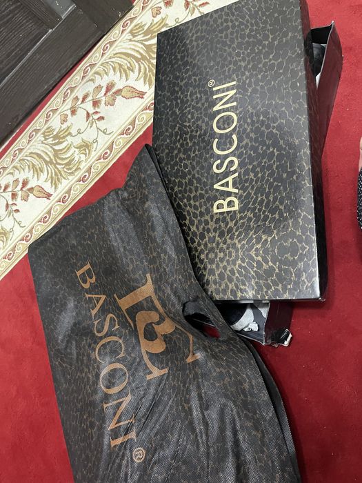 Продам кожаные сапоги Баскони