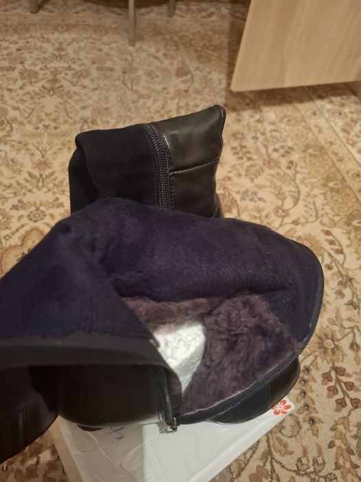 Продам сапоги женскую