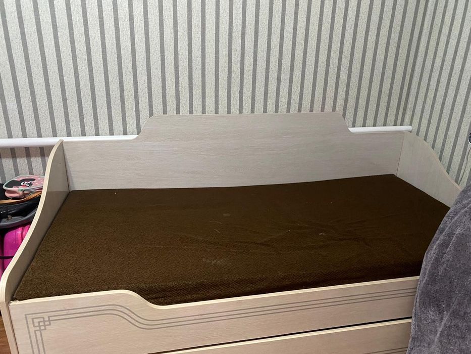 Продаётся Детский шкаф с кроватью