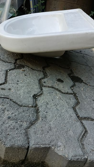 Раковина фарфоровая