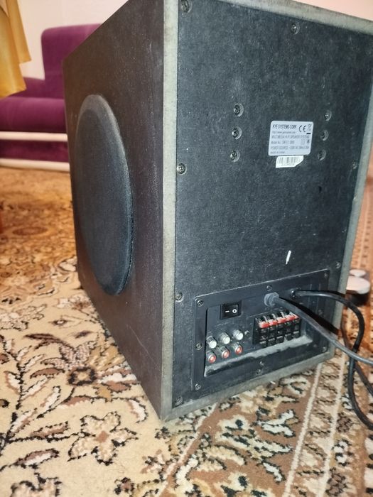 Система за домашно кино(ДВД и активен буфер 5.1 с колонки)