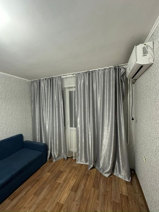 Продам красивые серебристые шторы