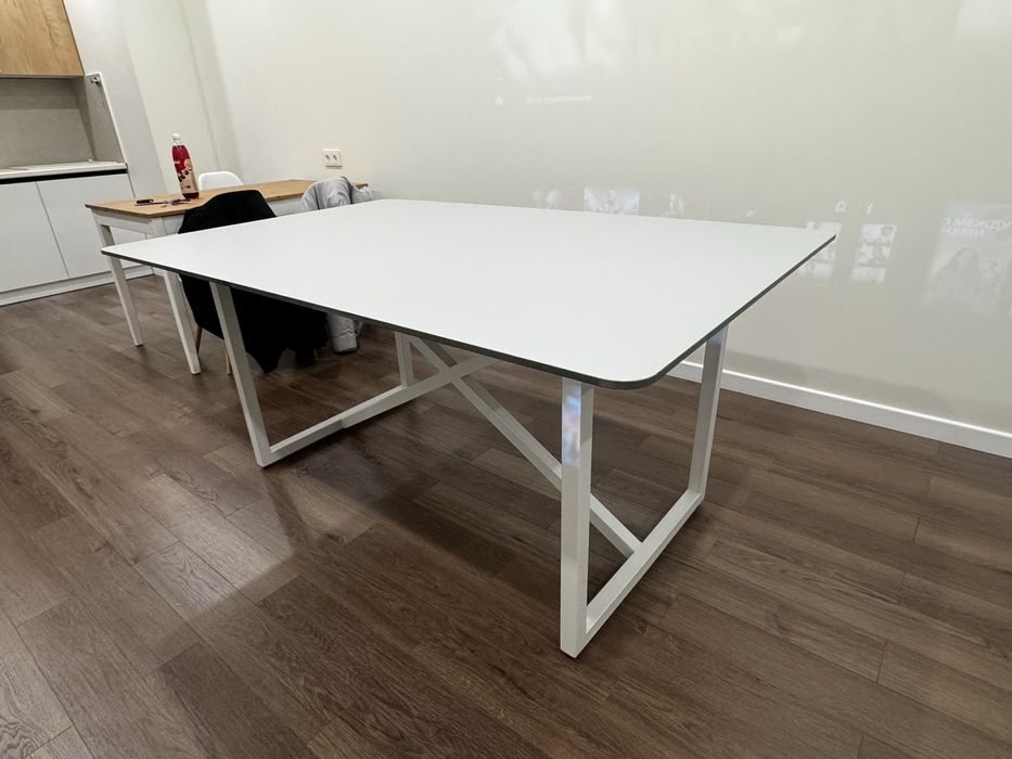 Продается новый стол, размеры: 170х110