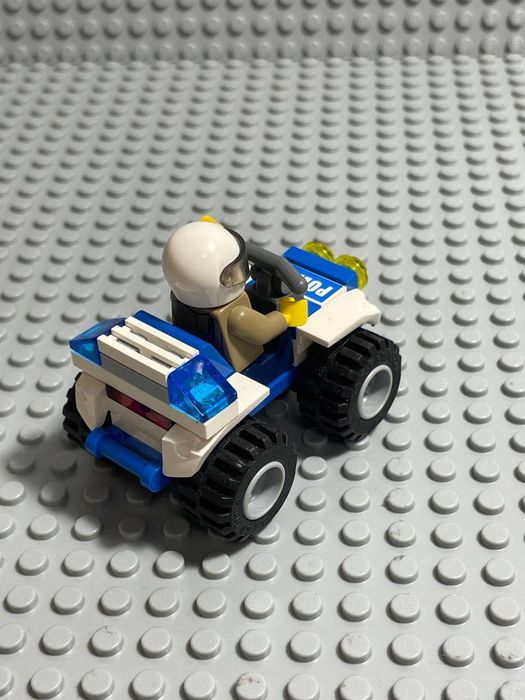 LEGO City 4437 police Masina