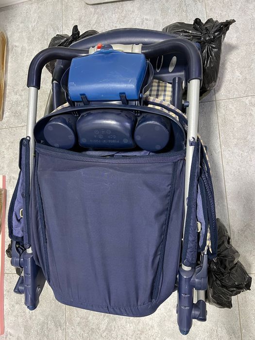 Коляска с люлькой и базой Graco