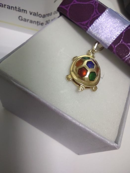 Pandantiv broscuta aur(efn)