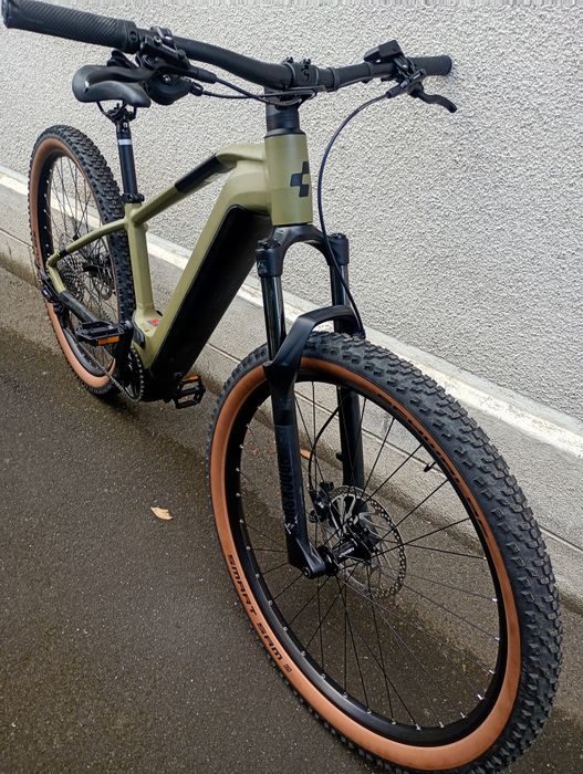 Bicicleta electrica Cube 750