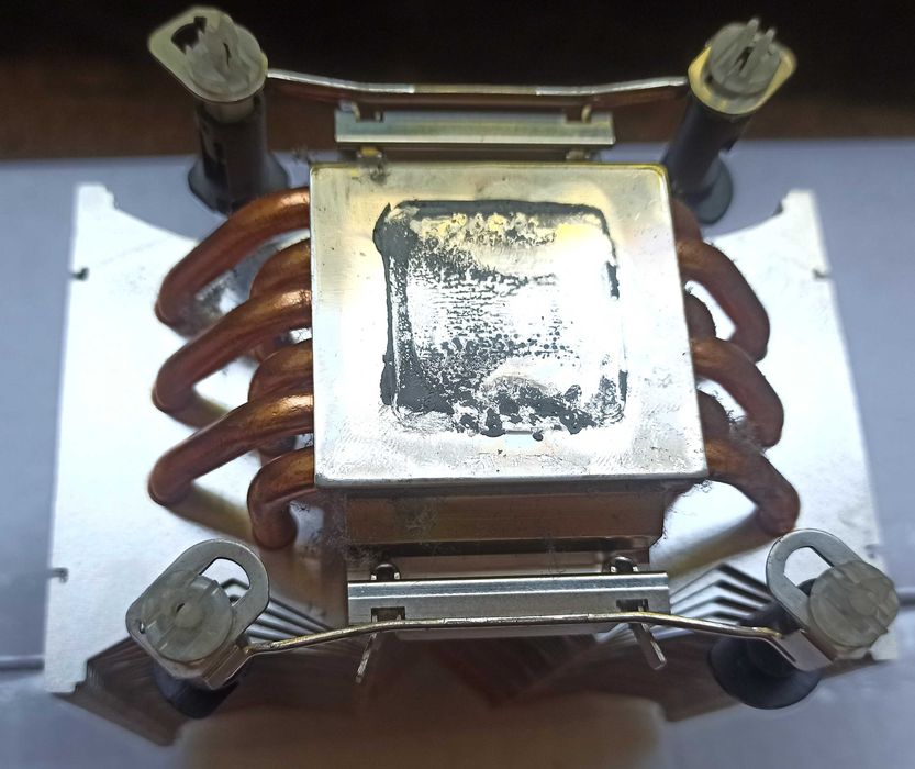 Дънна платкаGIGABYTE GA P55A-UD 4
+охлаждане и допълн. вентилатор