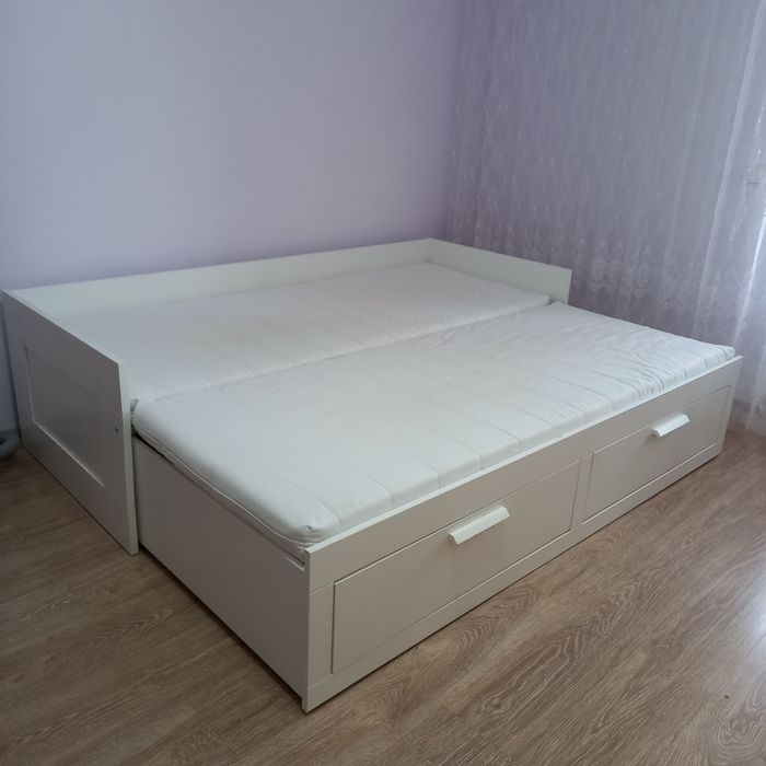 Кровать Икея  раздвижная с матрасами