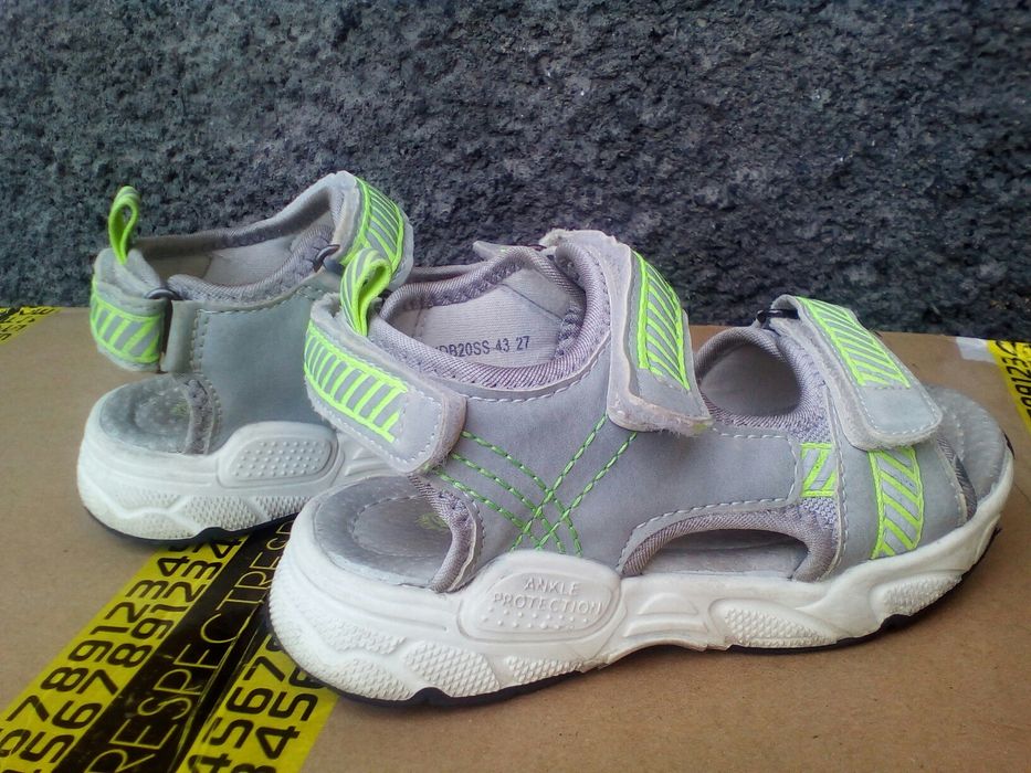 Сандалии на мальчика