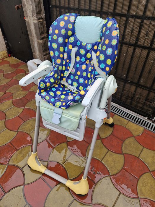 Scaun copil  si cu Măsuțe în fața