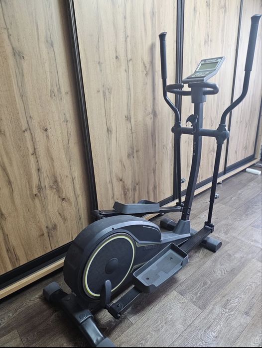 Продам Эллептический тренажер