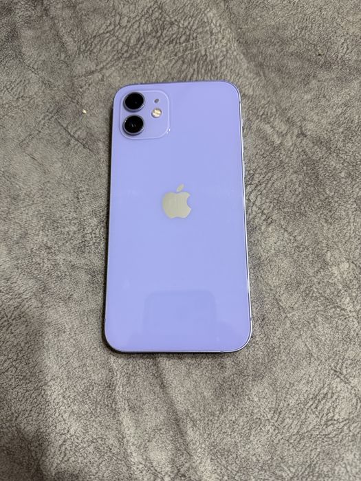 Продам iPhone 12