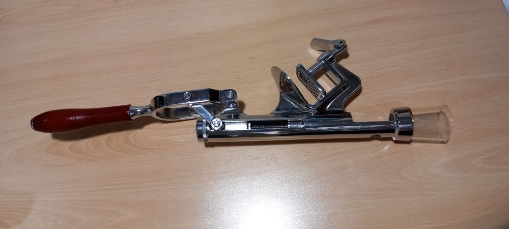 Стационарен професионален тирбушон