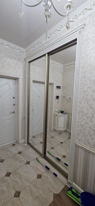 Продам встроенный шкаф в прихожей