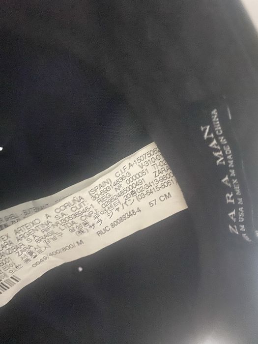 Черна кожена шапка