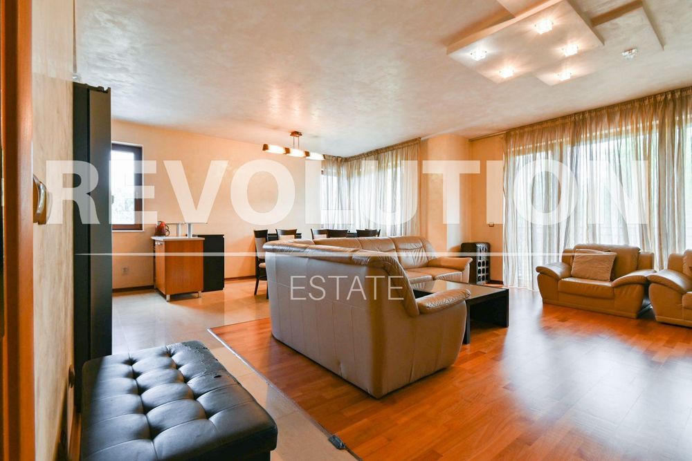 Дава се под наем Тристаен апартамент в София, Витоша - 150 кв.м за 1200 € - Снимка #1