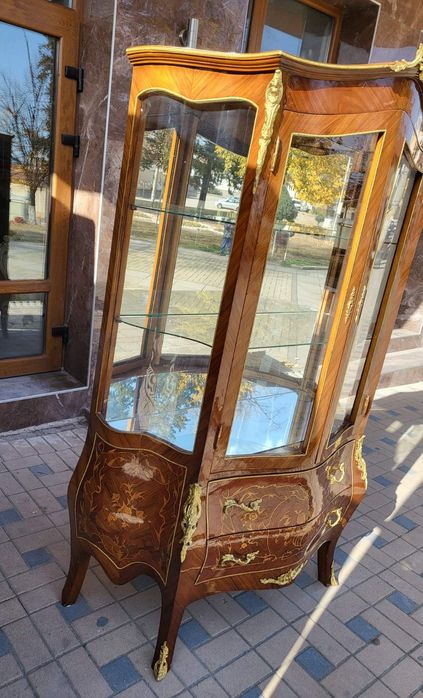 Италианска барокова витрина