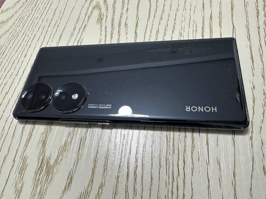 Срочно придётся honor 70 в отличном состоянии