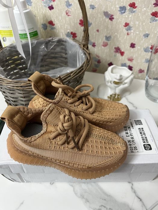 Кросы новые детские