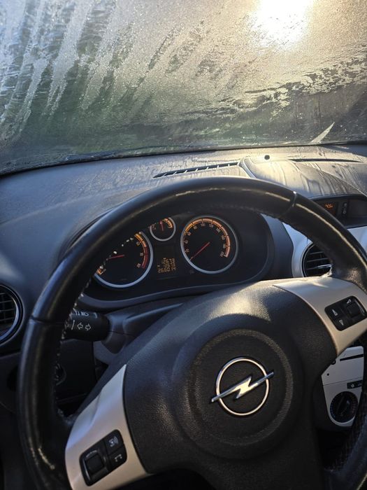 Vand opel corsa 1.4 benzina