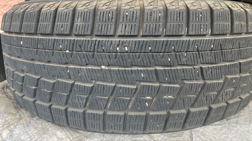 Продам зимние шины Yokohama