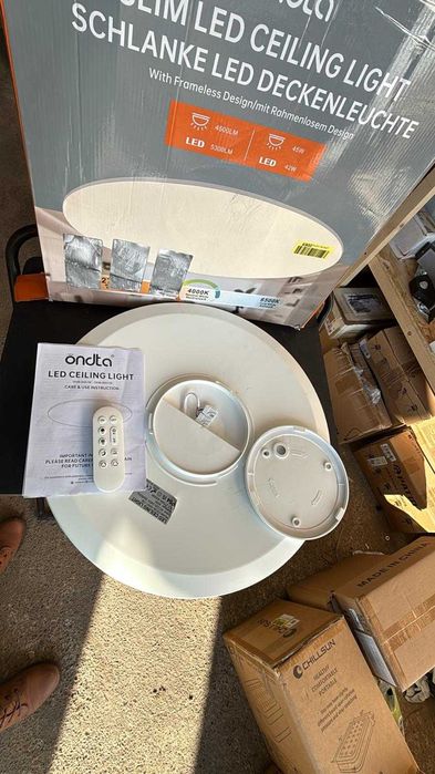 Plafoniera superb cu telecomanda