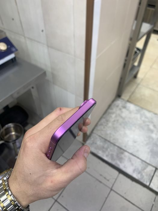 Айфон 16 на 128 гб 90 емкость