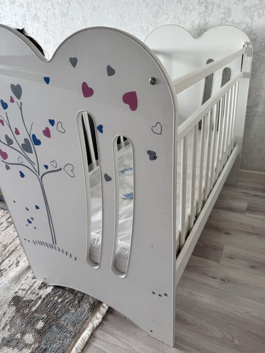 Продам детскую кровать,  в комплекте  матрас новый