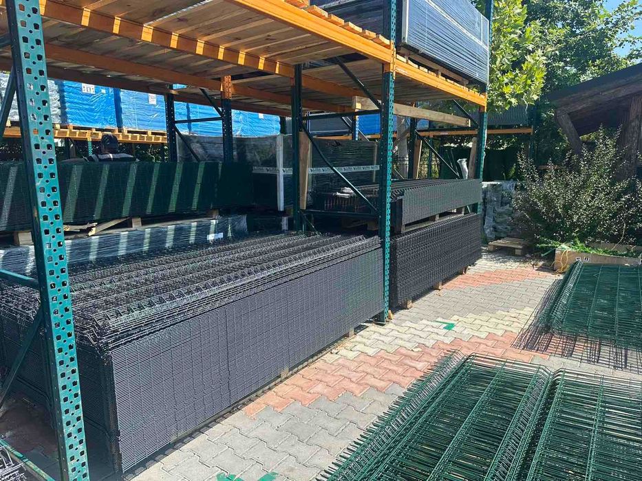 Мрежа с декорация. Метални оградни пана и колове. Ограда. ТОП оферти!