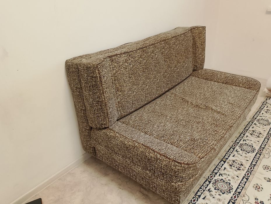 Диван в хорошем состоянии