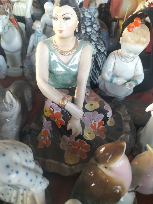 Советский фарфоровый статуэтки