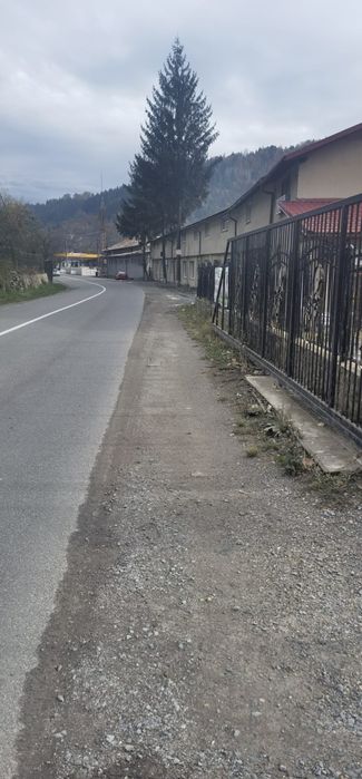 Inchiriez apartament la casa si(VAND) inchiriez spatiu comercia