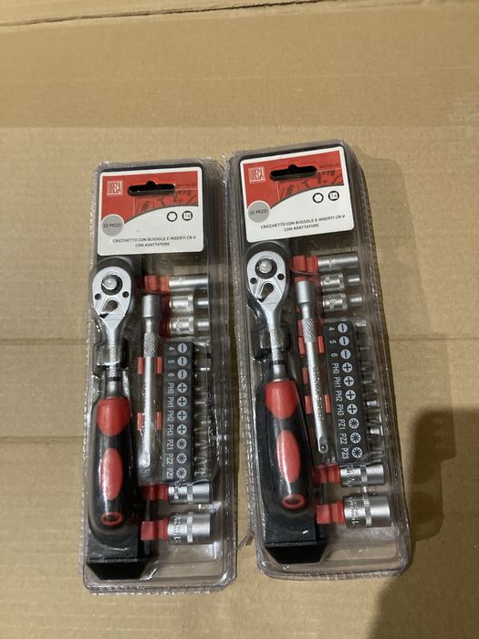 Trusa chei cu Clicket 22 piese italia  noi