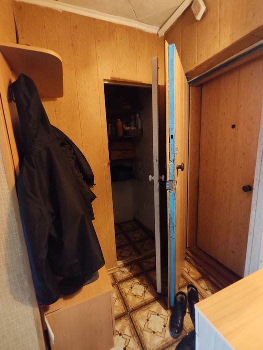 Продам 1-ком 19 мкр-не!