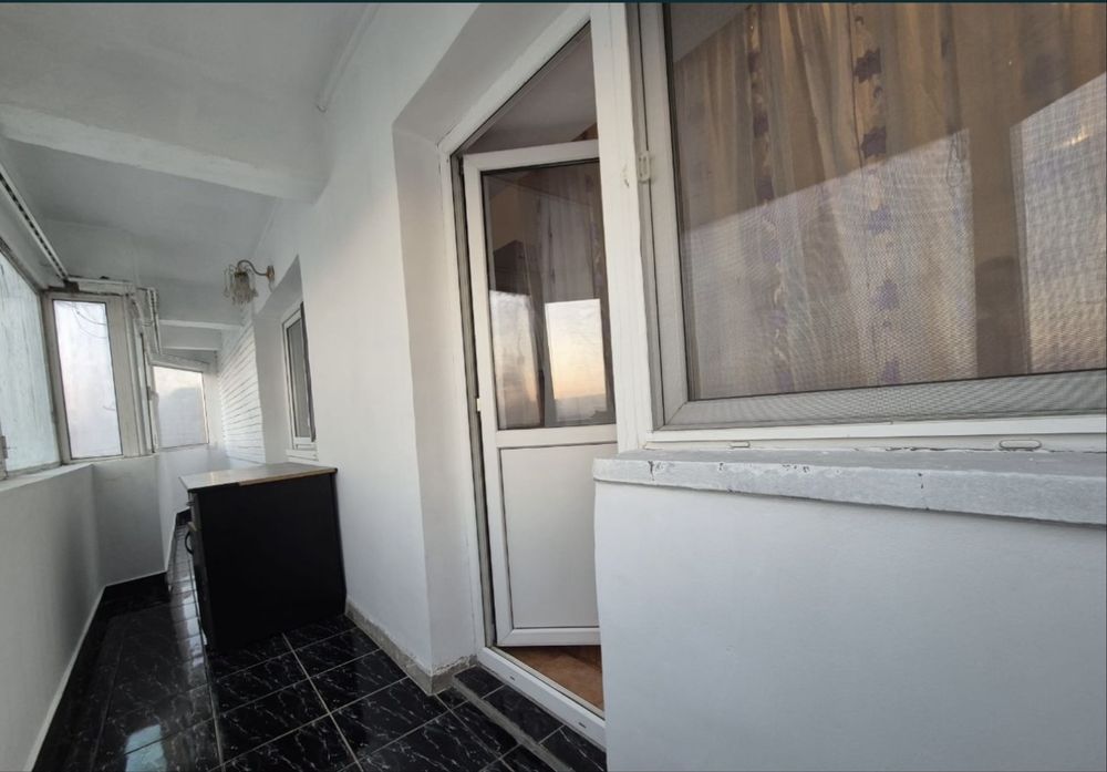 Vand apartament 3 camere