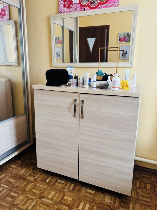 Продаю спальный гарнитур