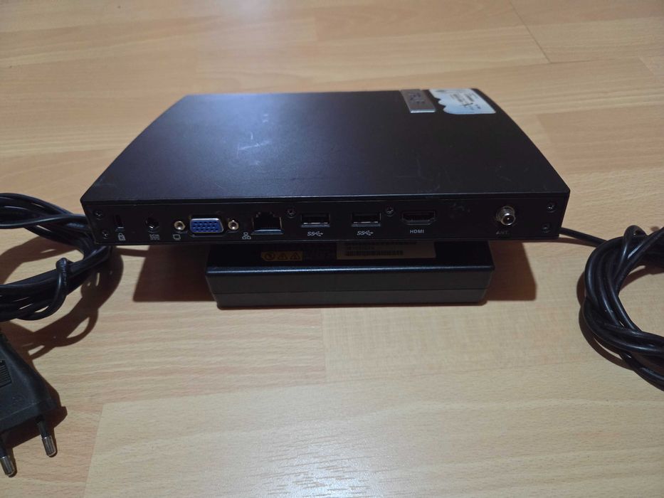 placa de baza completa  Asus EB1033 - procesor INTEL Atom D2550,  2 Gb ram, hard de 320 Gb