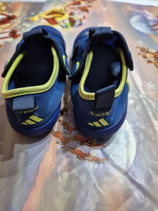 Сандали на Adidas 29 размер