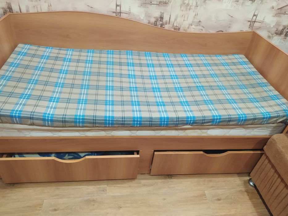 Кровать односпальная