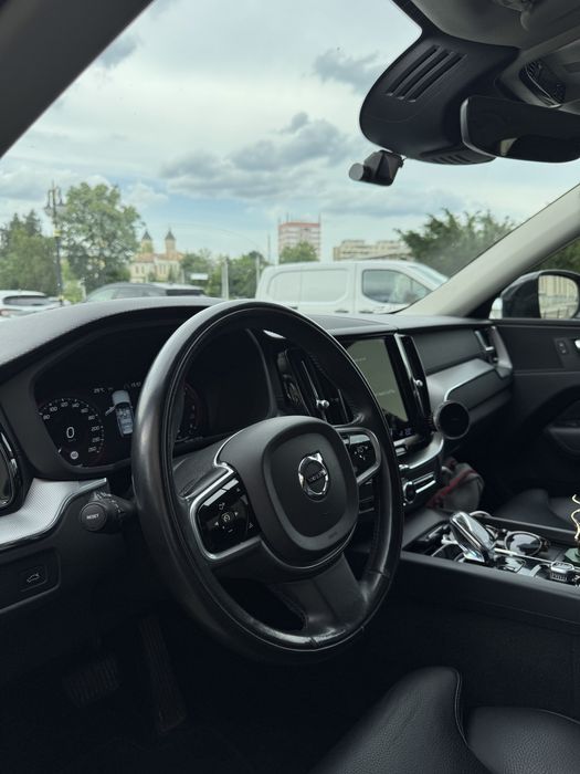 VOLVO XC60 0 — imagine 4