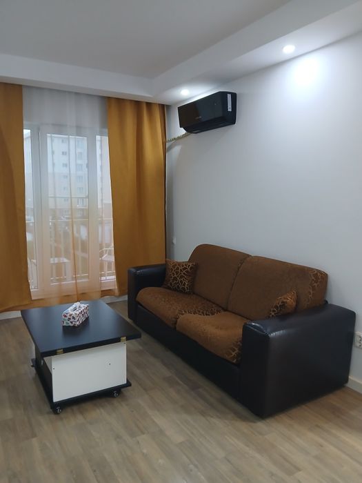 Închiriere apartament cu vedere la piscină  în  Cosmopolis