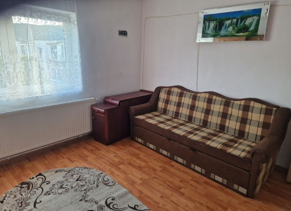 Închiriez garsoniera