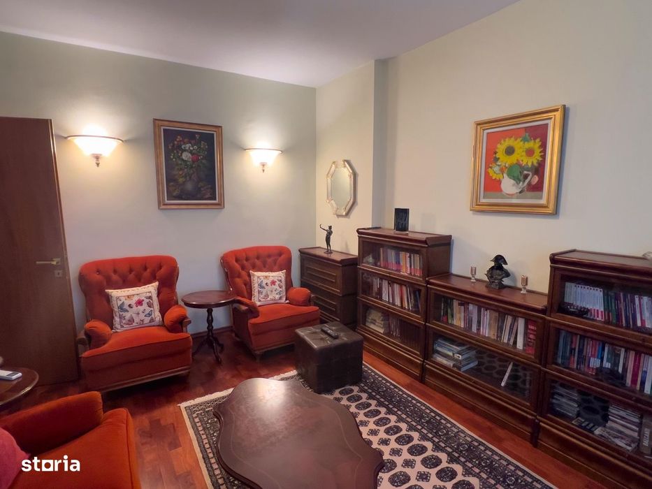 Apartament in vila cu curte la 50 metri de parc.