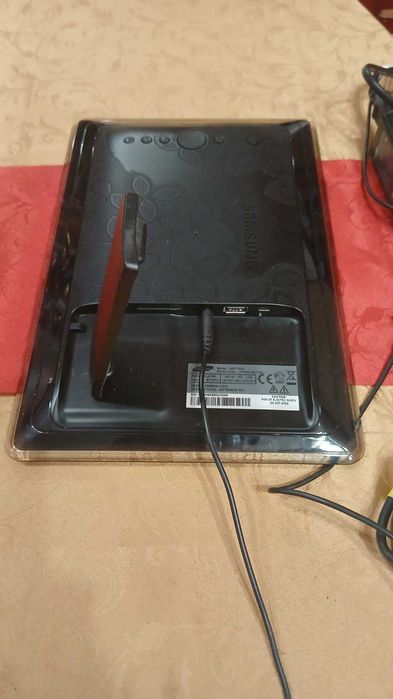 Samsung Дигитална фото рамка samsung spf-87h