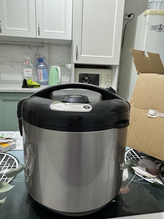 Мультиварка в хорошом состоянии