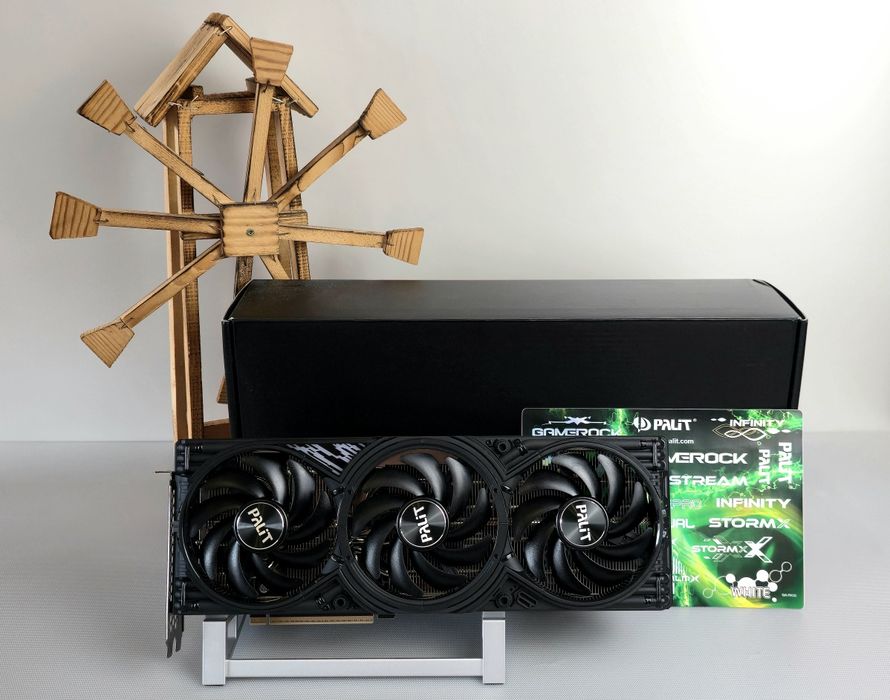 Видео карта Palit GamingPro S RTX 5070 12GB GDDR7 Nvidia GeForce