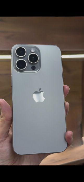 Продам айфон 15 про мах