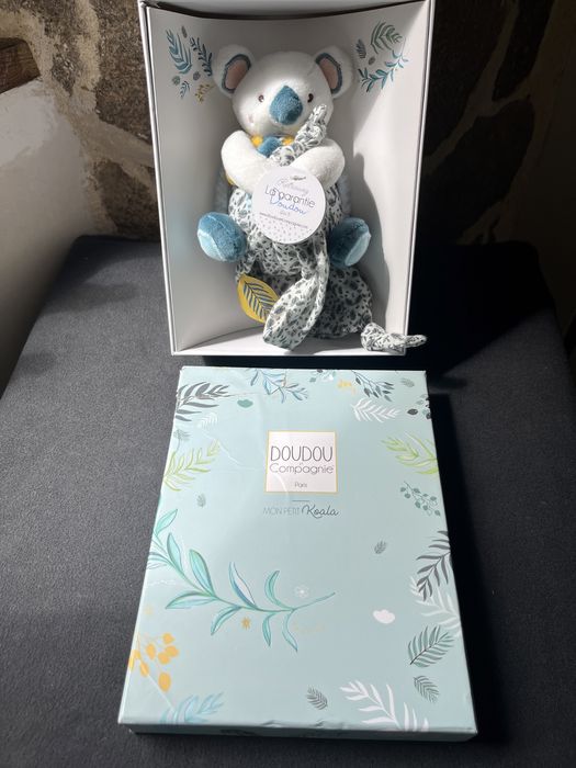 Малка,Прерасна френска бебешка играчка за гушкане  Doudou et Compagnie