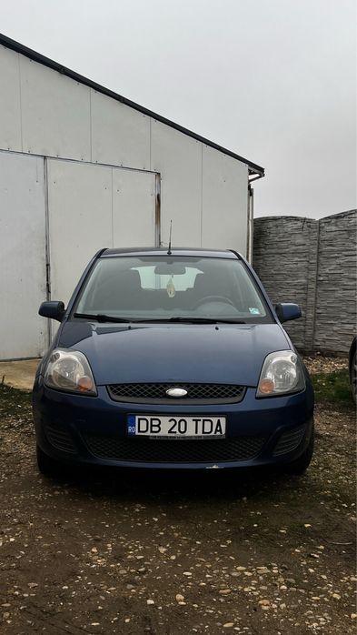 Vând mașină Ford